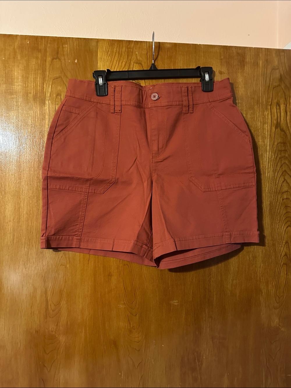 Gloria Vanderbilt Cargo-Style Bermudas in Rust